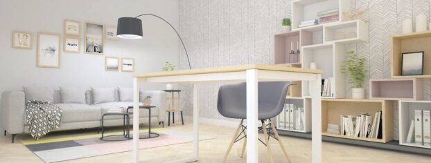 Nowoczesne wnętrze z biurkiem z regulowaną wysokością, otoczone stylowymi meblami i dekoracjami.