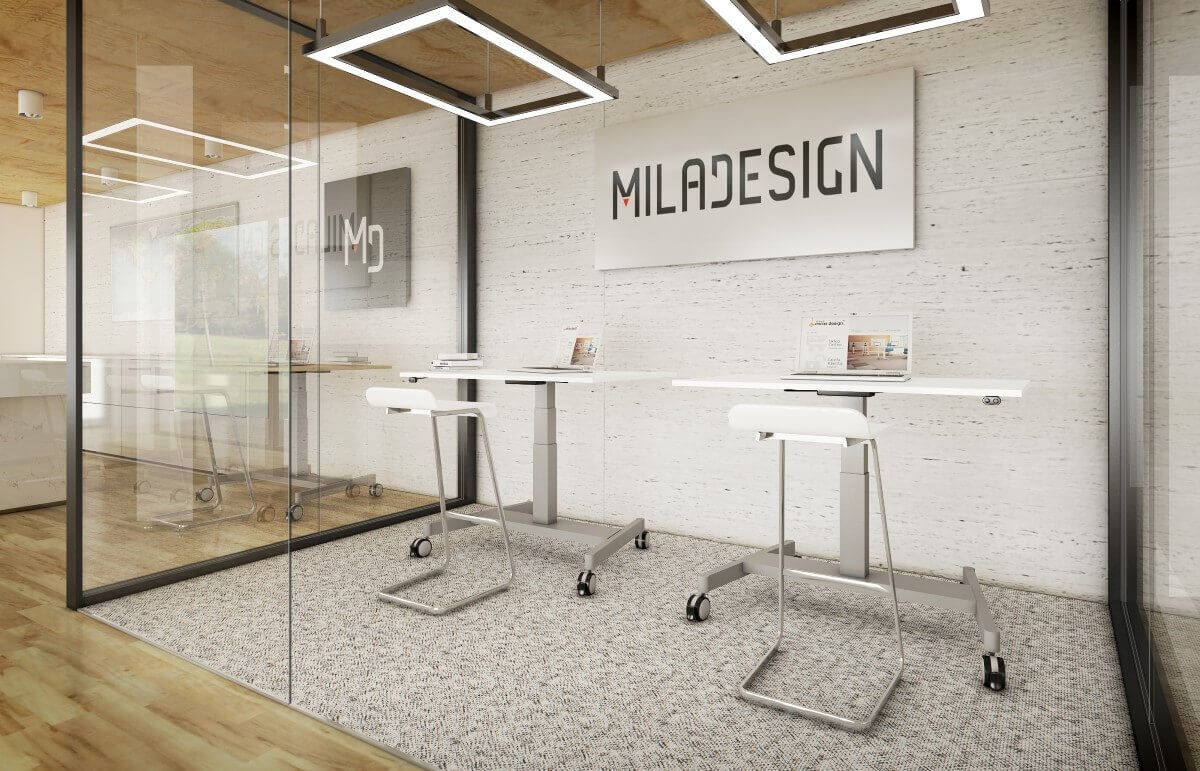 Nowoczesne biuro z dwoma biurkami elektrycznymi na kółkach.